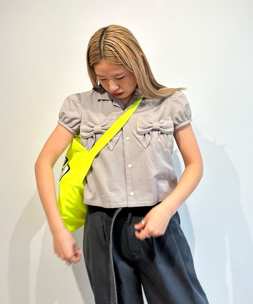 HOLIDAY（ホリデイ）の「BOW PUFF S/S SHIRT ボウパフショートスリーブシャツ（シャツ/ブラウス・レディース・ブラック/グレイッシュベージュ・ONE SIZE）」の16枚目の写真