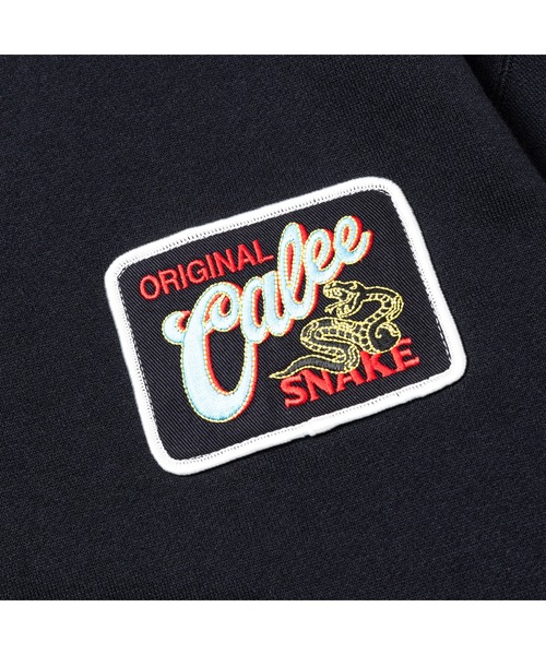 CALEE（キャリー）の「SNAKE LOGO WAPPEN CREW NECK SW（スウェット・メンズ・ブラック/ホワイト・MEDIUM/LARGE/X-LARGE）」の4枚目の写真