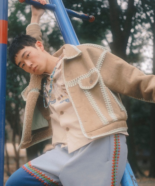 amok（アモク）の「AMULET EMBROIDERY SHIRT（シャツ/ブラウス・メンズ・ベージュ/ブラック・S/M/L）」の3枚目の写真