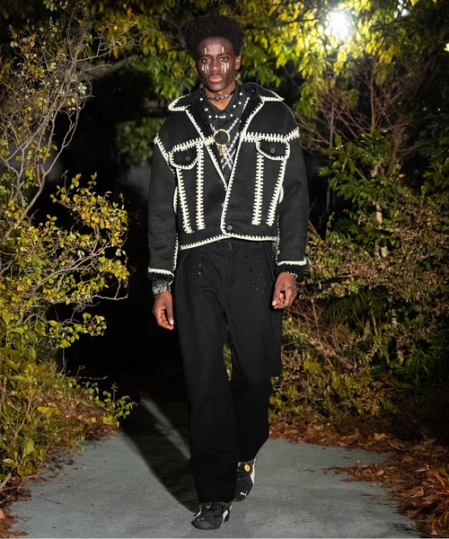 amok（アモク）の「AMULET EMBROIDERY SHIRT（シャツ/ブラウス・メンズ・ベージュ/ブラック・S/M/L）」の4枚目の写真