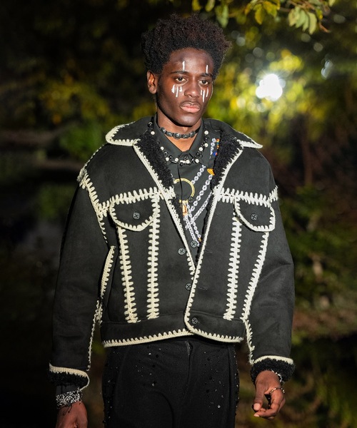 amok（アモク）の「AMULET EMBROIDERY SHIRT（シャツ/ブラウス・メンズ・ベージュ/ブラック・S/M/L）」の5枚目の写真