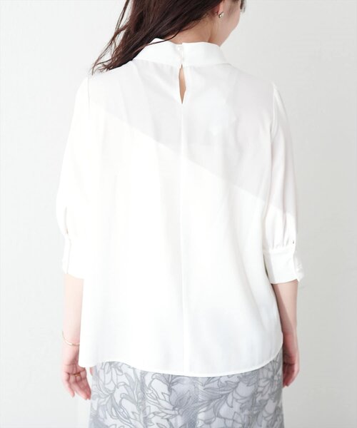 natural couture（ナチュラルクチュール）の「袖口パールノット結び6分袖ブラウス（シャツ/ブラウス・レディース・サックスブルー/ピンクベージュ/チャコールグレー/グレー/オフホワイト/ネイビー・FREE）」の16枚目の写真