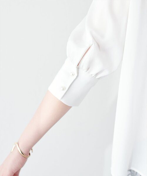 natural couture（ナチュラルクチュール）の「袖口パールノット結び6分袖ブラウス（シャツ/ブラウス・レディース・サックスブルー/ピンクベージュ/チャコールグレー/グレー/オフホワイト/ネイビー・FREE）」の19枚目の写真