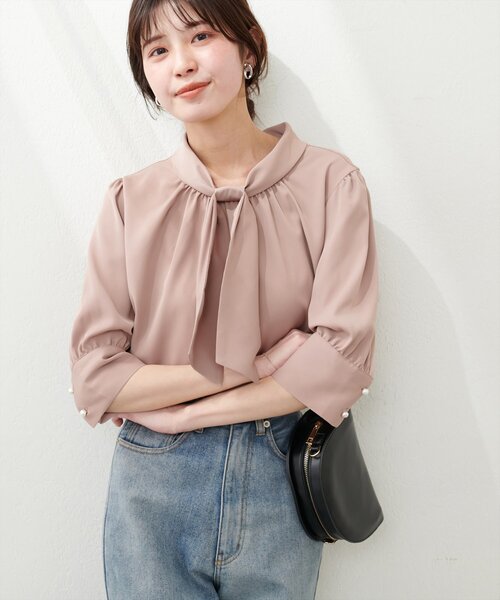 natural couture（ナチュラルクチュール）の「袖口パールノット結び6分袖ブラウス（シャツ/ブラウス・レディース・サックスブルー/ピンクベージュ/チャコールグレー/グレー/オフホワイト/ネイビー・FREE）」の7枚目の写真