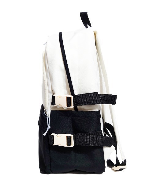 CRYSTAL BALL(クリスタルボール)の「echecs 2025(バックパック+4点グッズセット)(バックパック/リュック・レディース・ブラック×ホワイト・FREE)」の6枚目の写真