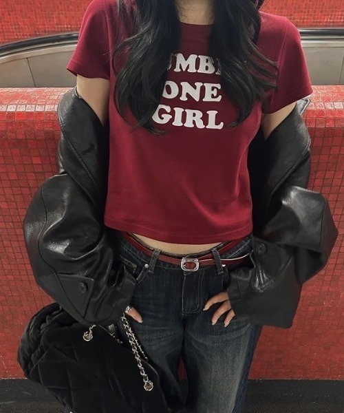 DIAVEL(ディアベル)の「【新色追加】ロゴショート丈Tシャツ(Tシャツ/カットソー・レディース・レッド/ホワイト/グレー・M)」の17枚目の写真
