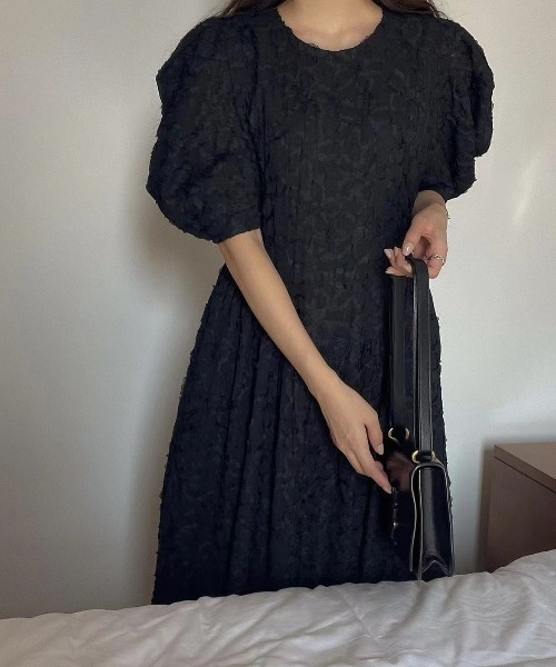 FREE STYLISTS(フリー スタイリスト)の「YUGA_YGMC エンボス加工ドレスワンピース(ドレス・レディース・ブラック/オフホワイト・FREE)」の18枚目の写真