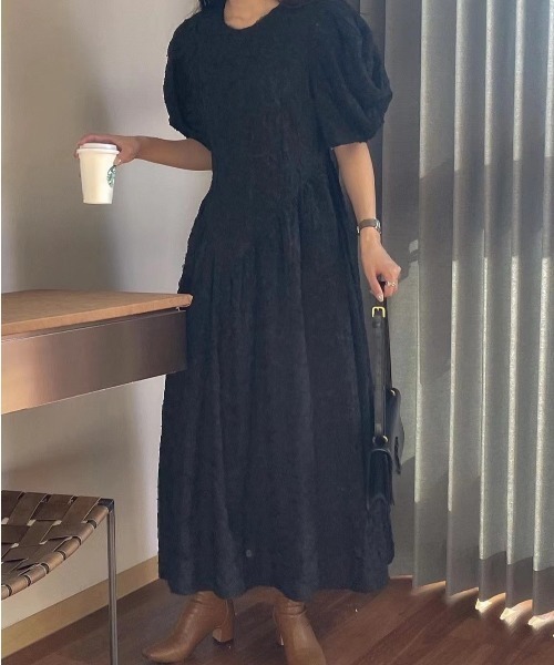 FREE STYLISTS(フリー スタイリスト)の「YUGA_YGMC エンボス加工ドレスワンピース(ドレス・レディース・ブラック/オフホワイト・FREE)」の15枚目の写真