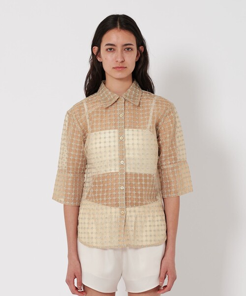 ATTISESSION（アティセッション）の「＜ATTISESSION＞エンブロイダリー ハーフスリーブ シャツ（シャツ/ブラウス・レディース・ベージュ/ブラック・FREE）」の8枚目の写真