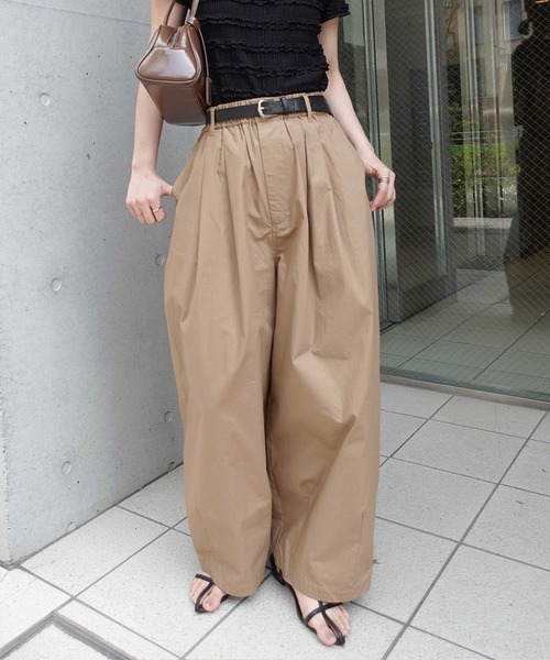 CORNERS（コーナーズ）の「ツータックイージーバルーンバギーパンツ（その他パンツ・レディース・ベージュ/ダークベージュ/グリーン/ネイビー・マルチサイズ）」の2枚目の写真