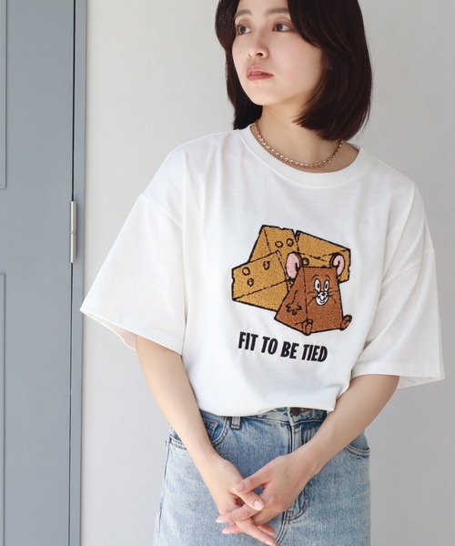 Tom&Jerry(トムアンドジェリー)の「【Tom & Jerry/トム & ジェリー】アートワークデザイン サガラ刺繍 半袖Tシャツ(Tシャツ/カットソー・レディース・グリーン/オフホワイト/スミクロ/ベージュ・L/M)」の1枚目の写真