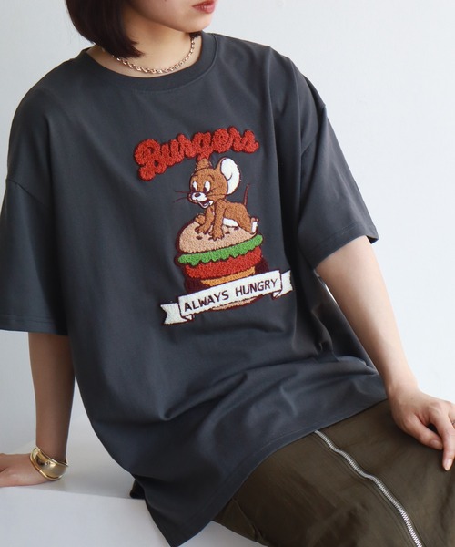 Tom&Jerry(トムアンドジェリー)の「【Tom & Jerry/トム & ジェリー】アートワークデザイン サガラ刺繍 半袖Tシャツ(Tシャツ/カットソー・レディース・グリーン/オフホワイト/スミクロ/ベージュ・L/M)」の2枚目の写真
