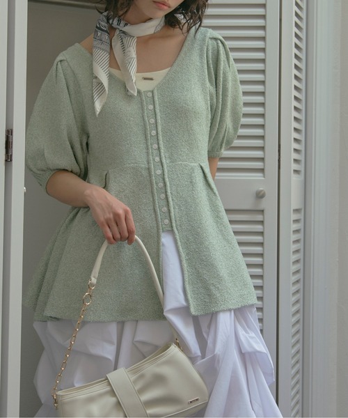 loin nuit（ロワンニュイ）の「front button puff knit / フロントボタンパフニット（ニット/セーター・レディース・ピンク/グリーン/ライトベージュ・FREE）」の2枚目の写真