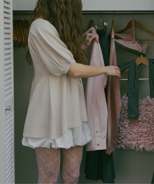 loin nuit（ロワンニュイ）の「front button puff knit / フロントボタンパフニット（ニット/セーター・レディース・ピンク/グリーン/ライトベージュ・FREE）」の6枚目の写真