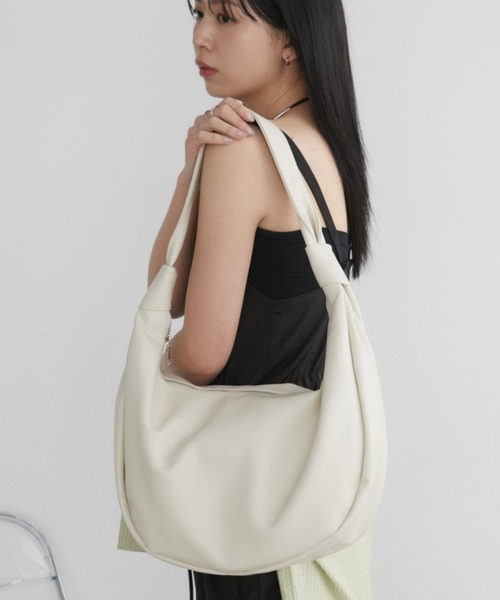 アンドマリー Aunt Marie's（アントマリーズ）の「フェイクレザーラウンドBIG