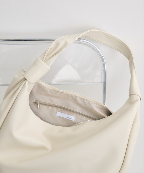 Aunt Marie's（アントマリーズ）の「フェイクレザーラウンドBIG