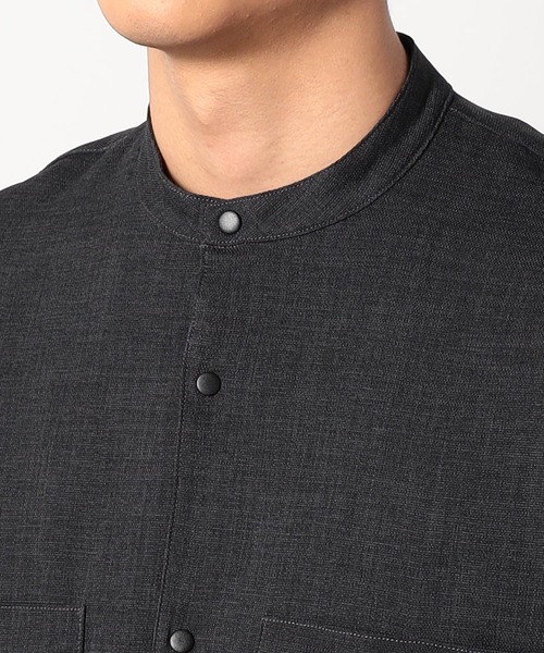Grand PARK（グランドパーク）の「リネンライクポリエステルバンドカラーシャツ（シャツ/ブラウス・メンズ・チャコールグレー/カーキ/ネイビー/オフホワイト/グレー・MEDIUM/LARGE）」の10枚目の写真