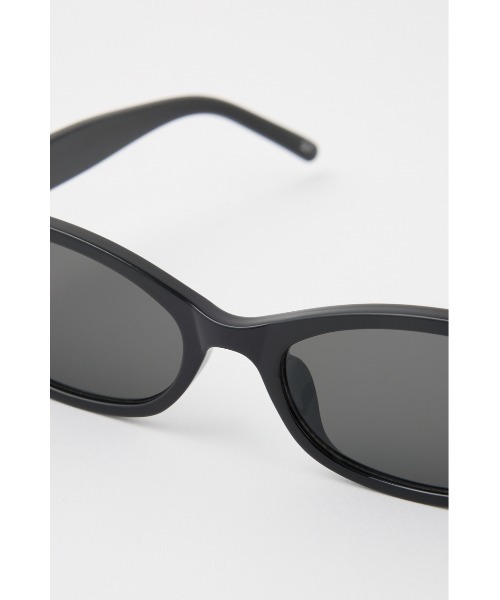 SLY（スライ）の「EDGE FRAME EYE WEAR エッジ フレーム アイウェア サングラス（サングラス・レディース・ブラック/ブラウン・FREE）」の6枚目の写真