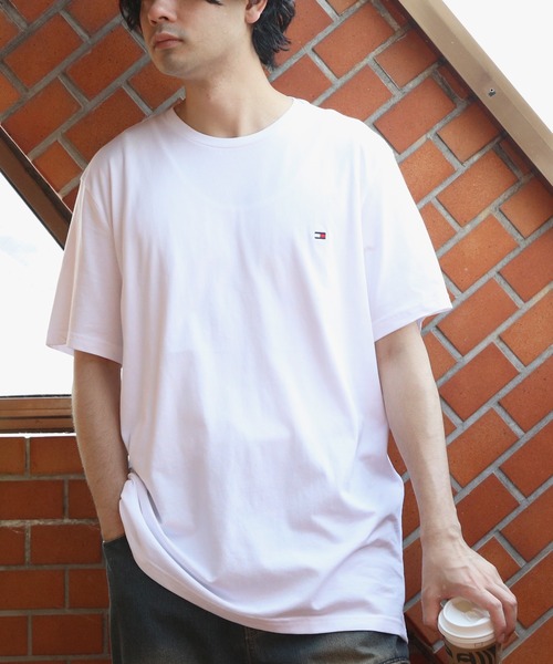 TOMMY HILFIGER（トミーヒルフィガー）の「TOMMY HILFIGER クルーネック半袖Tシャツ（Tシャツ/カットソー・メンズ・ホワイト/ダークネイビー/ブラック・LARGE/MEDIUM/X-LARGE）」の2枚目の写真
