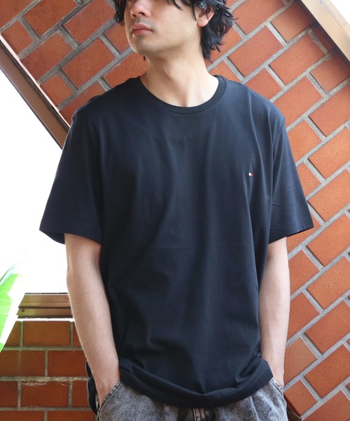 TOMMY HILFIGER（トミーヒルフィガー）の「TOMMY HILFIGER クルーネック半袖Tシャツ（Tシャツ/カットソー・メンズ・ホワイト/ダークネイビー/ブラック・LARGE/MEDIUM/X-LARGE）」の3枚目の写真