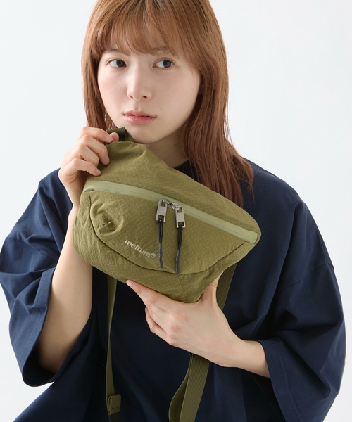 ETiAM ボディバッグ British green シュリンク ボディバッグ《Liberty》 - British Green - | ETiAM
