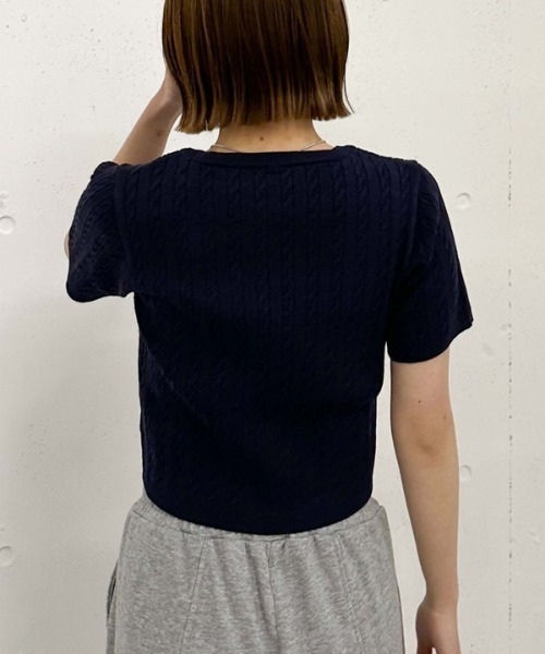 archives（アルシーヴ）の「ハーフスリーブロゴ刺繍ケーブルニット（ニット/セーター・レディース・アイボリー/グレー/ネイビー/イエロー/レッド・MEDIUM）」の18枚目の写真
