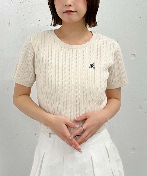 archives（アルシーヴ）の「ハーフスリーブロゴ刺繍ケーブルニット（ニット/セーター・レディース・アイボリー/グレー/ネイビー/イエロー/レッド・MEDIUM）」の11枚目の写真