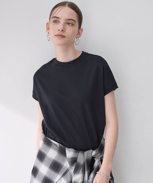 LE SOUK HOLIDAY(ルスークホリデー)の「【新色追加】モックネックスムースTシャツ【接触冷感・吸水速乾】(Tシャツ/カットソー・レディース・ベージュ/ネイビー/イエロー/グリーン/レッド/オフホワイト/チャコールグレー/ブラック/カーキ/ライトグリーン/サックスブルー・M/L)」の21枚目の写真