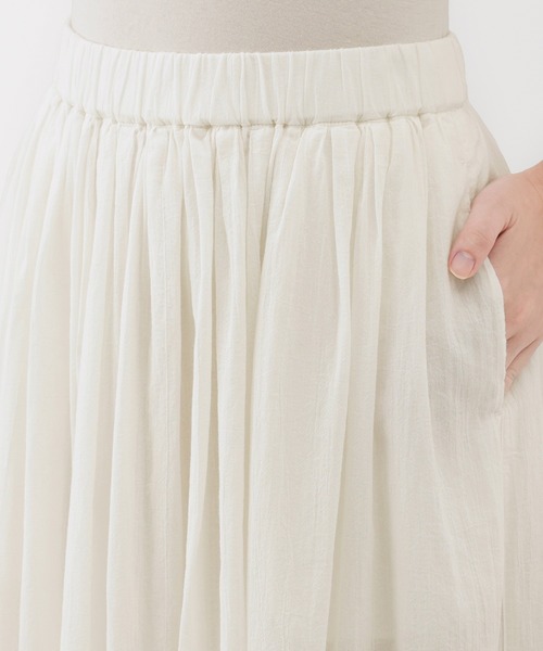 無印良品（ムジルシリョウヒン）の「婦人　強撚ボイル　ギャザースカート（スカート・レディース・ダークグリーン/ブラック/オフホワイト/ブラック系・L/M/S/XL）」の8枚目の写真