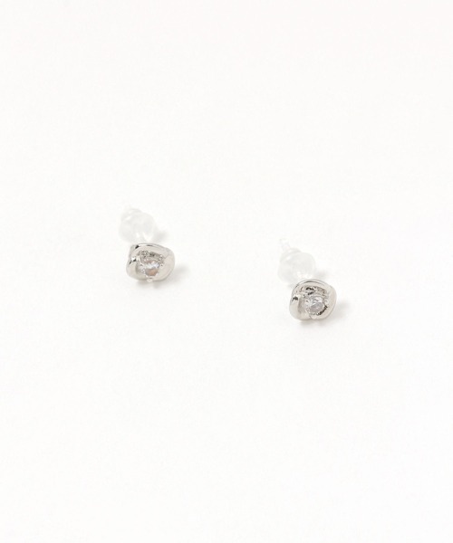 LAKOLE（ラコレ）の「スワールビジュー樹脂ポストピアス / 323738（ピアス（両耳用）・レディース・その他1/その他2・FREE）」の2枚目の写真