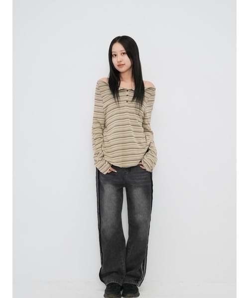 Enewd nina(エニュードニーナ)の「ストライプ ボタン オフショルダー Tシャツ ベージュ ブラック 秋冬新作(Tシャツ/カットソー・レディース・ベージュ/ブラック/サンドベージュ・FREE)」の9枚目の写真