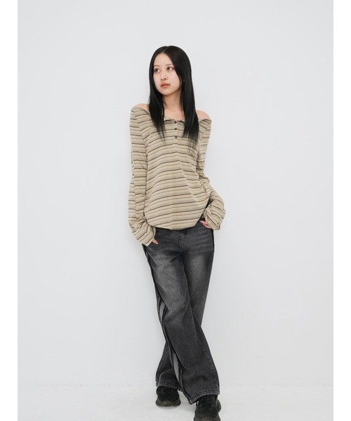 Enewd nina(エニュードニーナ)の「ストライプ ボタン オフショルダー Tシャツ ベージュ ブラック 秋冬新作(Tシャツ/カットソー・レディース・ベージュ/ブラック/サンドベージュ・FREE)」の10枚目の写真