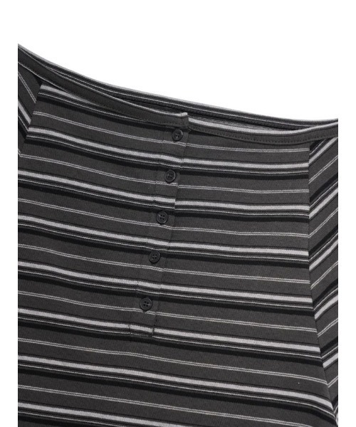 Enewd nina(エニュードニーナ)の「ストライプ ボタン オフショルダー Tシャツ ベージュ ブラック 秋冬新作(Tシャツ/カットソー・レディース・ベージュ/ブラック/サンドベージュ・FREE)」の18枚目の写真