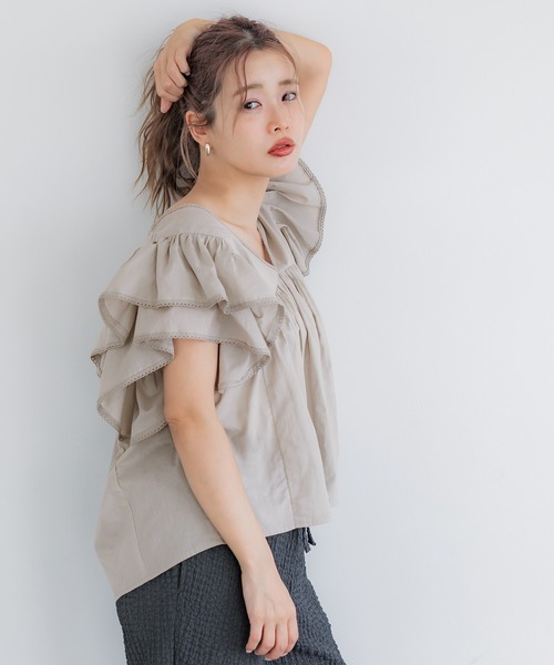 coca（coca）（コカ）の「Vネック袖フリルブラウス（シャツ/ブラウス・レディース・イエロー/チャコール/ホワイト/グレイッシュベージュ・L/M）」の10枚目の写真