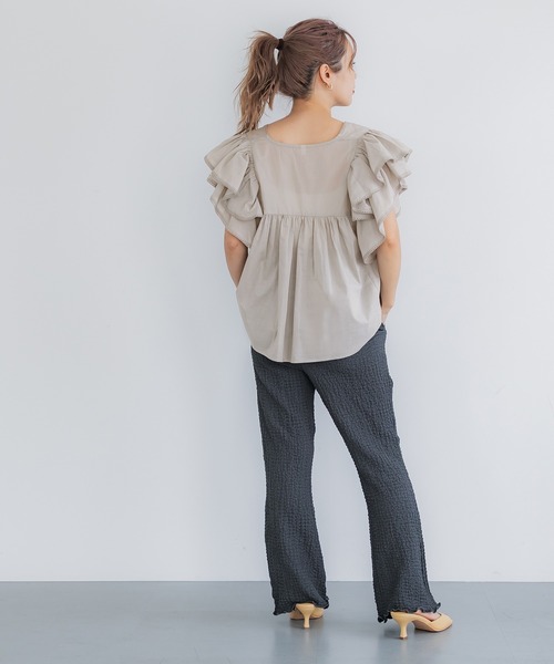 coca（coca）（コカ）の「Vネック袖フリルブラウス（シャツ/ブラウス・レディース・イエロー/チャコール/ホワイト/グレイッシュベージュ・L/M）」の11枚目の写真