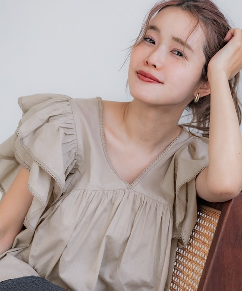 coca（coca）（コカ）の「Vネック袖フリルブラウス（シャツ/ブラウス・レディース・イエロー/チャコール/ホワイト/グレイッシュベージュ・L/M）」の13枚目の写真