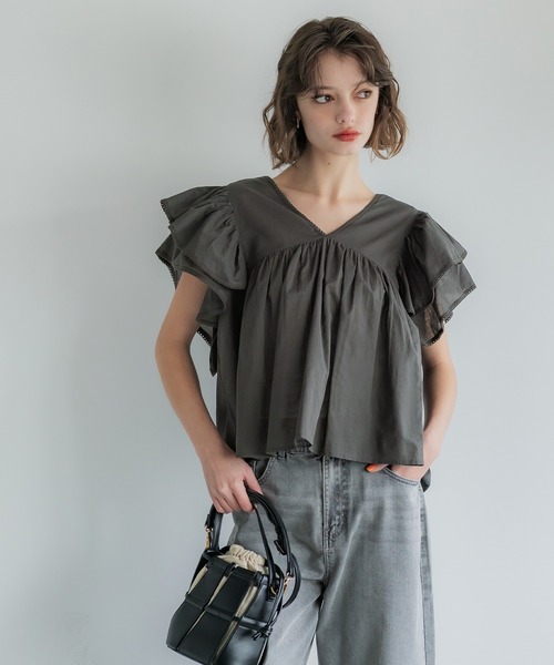 coca（coca）（コカ）の「Vネック袖フリルブラウス（シャツ/ブラウス・レディース・イエロー/チャコール/ホワイト/グレイッシュベージュ・L/M）」の16枚目の写真