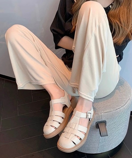 shopnikoniko(ショップニコニコ)の「グルカサンダル フラットソールサンダル(サンダル・レディース・ホワイト/ブラック・38/37/36/39)」の4枚目の写真