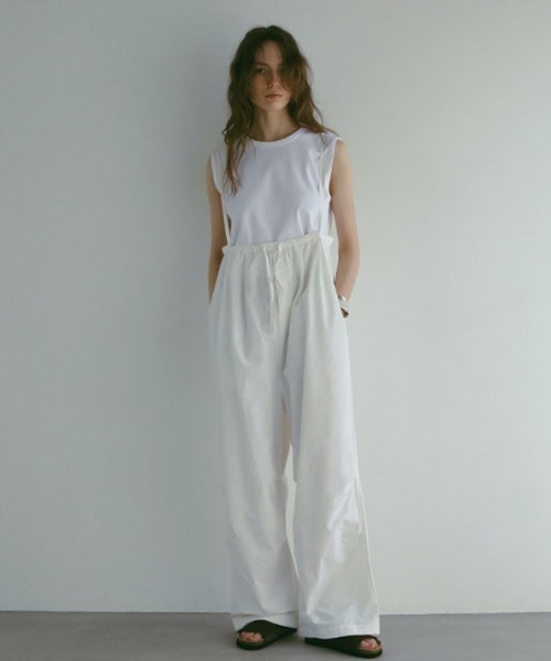 ETRE TOKYO（エトレトウキョウ）の「スリーブレスショートプルオーバー（Tシャツ/カットソー・レディース・ベージュ/ホワイト/ブラック・FREE）」の19枚目の写真