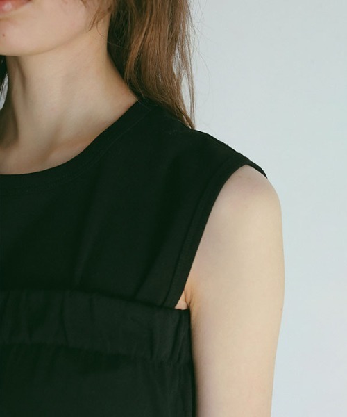 ETRE TOKYO（エトレトウキョウ）の「スリーブレスショートプルオーバー（Tシャツ/カットソー・レディース・ベージュ/ホワイト/ブラック・FREE）」の14枚目の写真