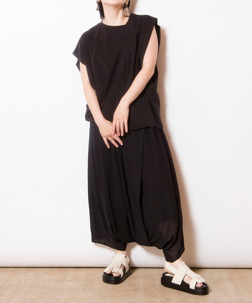 OSMOSIS(オズモーシス)の「プリーツレイヤードアラジンパンツ(その他パンツ・レディース・ブラック/ライトグレー/ブルー・ONE SIZE)」の16枚目の写真
