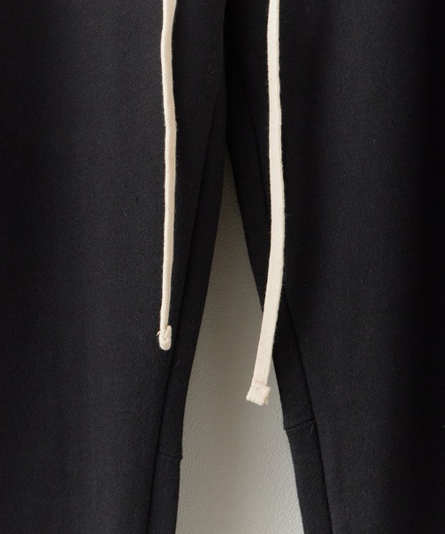 FOG ESSENTIALS（エフオージーエッセンシャルズ）の「FOG ESSENTIALS/エッセンシャルズSIDE ZIP SWEAT PANTS スウェットパンツ（スウェットパンツ・メンズ・ブラック/ベージュ・XL/XS）」の5枚目の写真