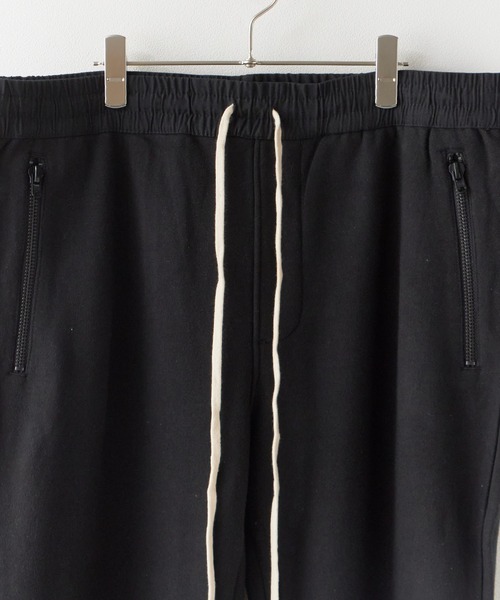 FOG ESSENTIALS（エフオージーエッセンシャルズ）の「FOG ESSENTIALS/エッセンシャルズSIDE ZIP SWEAT PANTS スウェットパンツ（スウェットパンツ・メンズ・ブラック/ベージュ・XL/XS）」の4枚目の写真