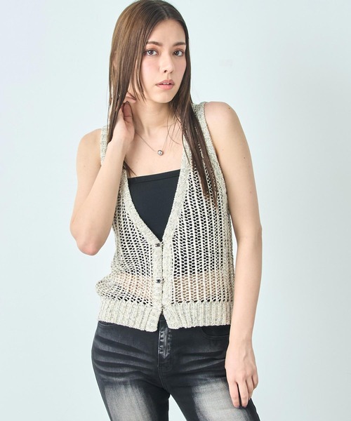 ANAP（アナップ）の「透かし編み ニット ベスト（ベスト・レディース・ブラック/アイボリー・FREE）」の3枚目の写真