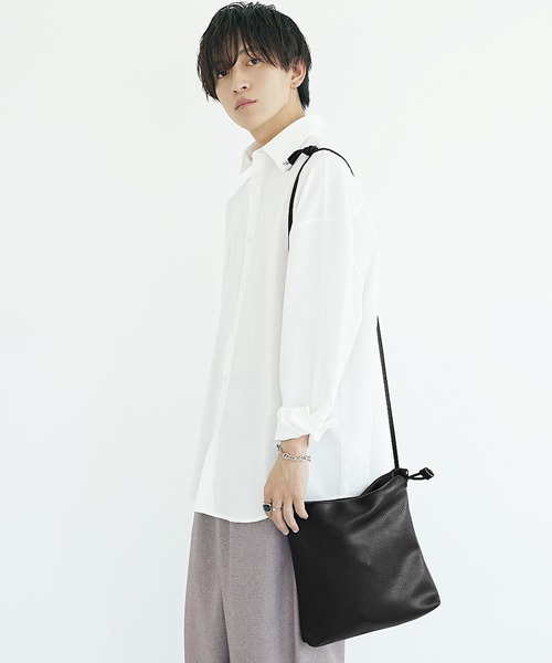 MinoriTY(マイノリティ)の「【MinoriTY select】PUレザーミニショルダーバッグ メンズ ウィメンズ ユニセックス(ボディバッグ/ウエストポーチ・メンズ・ブラック・FREE)」の2枚目の写真