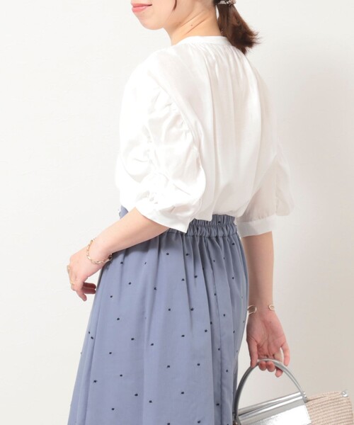 MICO COULIER（ミコクリエ）の「シルキーローンボリューム袖ブラウス（シャツ/ブラウス・レディース・オフホワイト/チャコールグレー/ミント・38）」の7枚目の写真