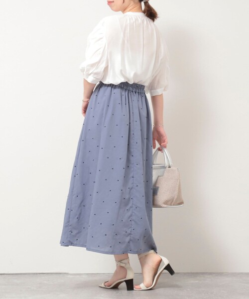 MICO COULIER（ミコクリエ）の「シルキーローンボリューム袖ブラウス（シャツ/ブラウス・レディース・オフホワイト/チャコールグレー/ミント・38）」の6枚目の写真