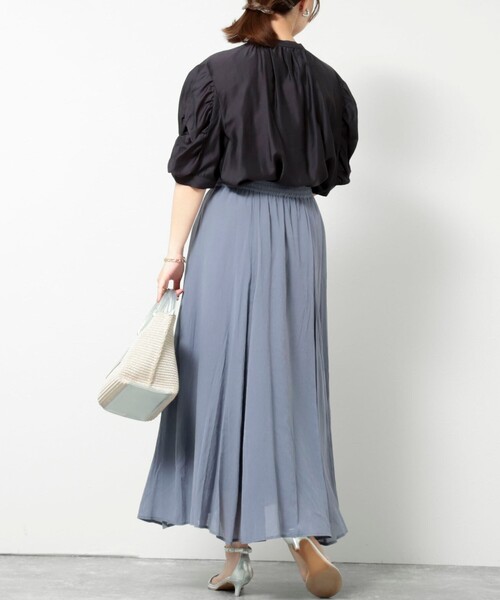 MICO COULIER（ミコクリエ）の「シルキーローンボリューム袖ブラウス（シャツ/ブラウス・レディース・オフホワイト/チャコールグレー/ミント・38）」の20枚目の写真