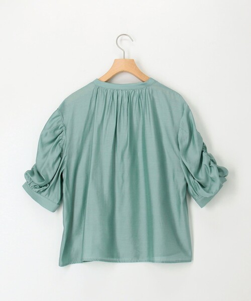 MICO COULIER（ミコクリエ）の「シルキーローンボリューム袖ブラウス（シャツ/ブラウス・レディース・オフホワイト/チャコールグレー/ミント・38）」の15枚目の写真