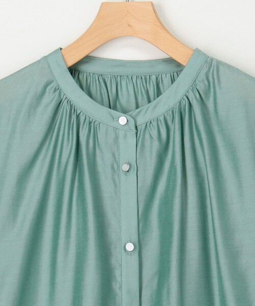 MICO COULIER（ミコクリエ）の「シルキーローンボリューム袖ブラウス（シャツ/ブラウス・レディース・オフホワイト/チャコールグレー/ミント・38）」の14枚目の写真